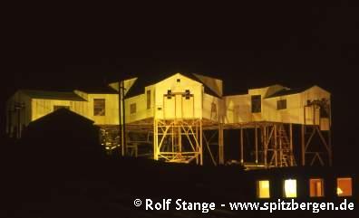 Taubanesentralen in Longyearbyen. This was the pivot for the cableway to transport coal from the mines to the harbour