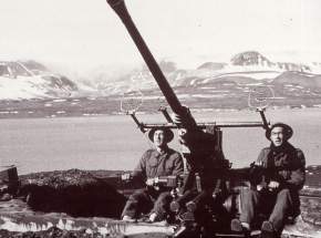 Der Zweite Weltkrieg auf Spitzbergen: norwegische Kanone, Grønfjord