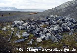 Kriegswetterstation Landvik in der Stormbukta, Spitzbergen