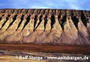 Plateau-shape mountain in Lyckholmdalen, Dickson Land, Isfjord