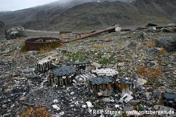 Remains of the German war weather station in Signehamna (old batteries in the foreground)