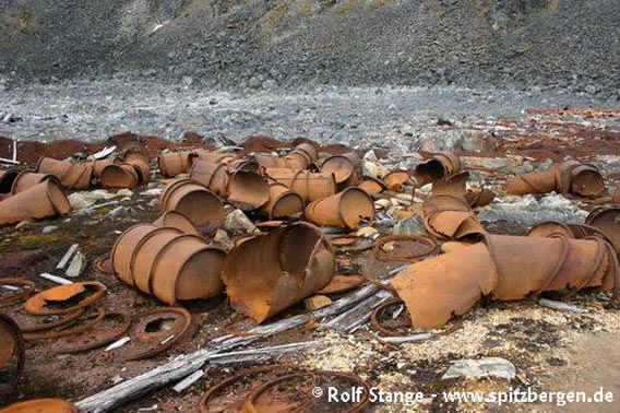 Historical remains in Virgohamna: Fuel barrels from Wellman's expeditions