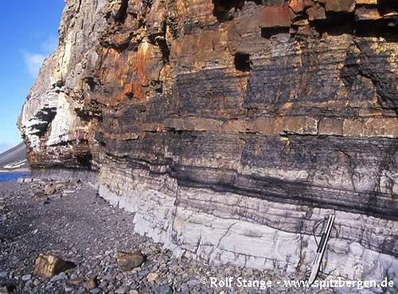 Sand- and Siltstone in original, approximately horizontal position