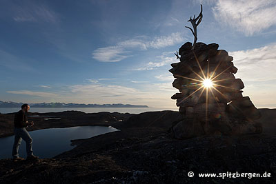 Beginning of arctic shipping season 2012 - Midnight sun