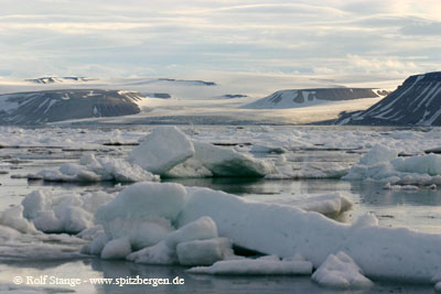 Minimum record of drift ice in the arctic