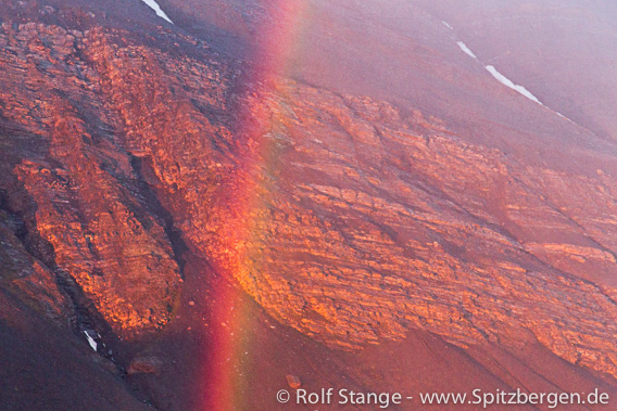 Regenbogen im Van Keulenfjord