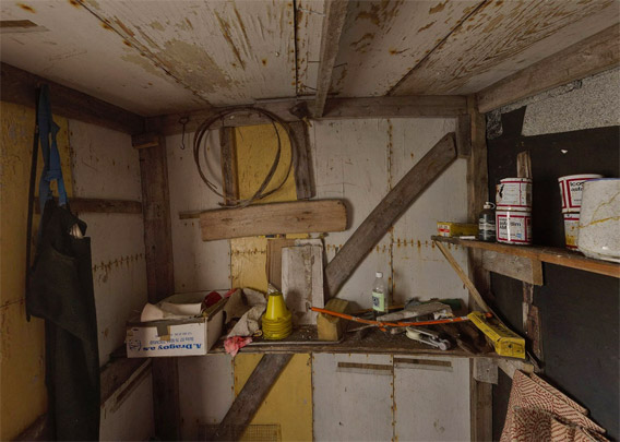 Ritter hut: side room