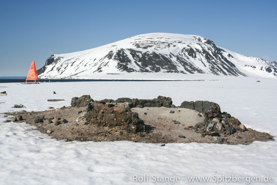 whalers' blubber oven, Smeerenburg