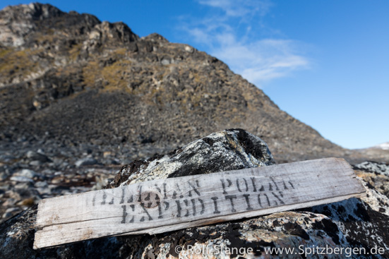 Remains from Wellman's air ship expeditions in Virgohamna, Danskøya