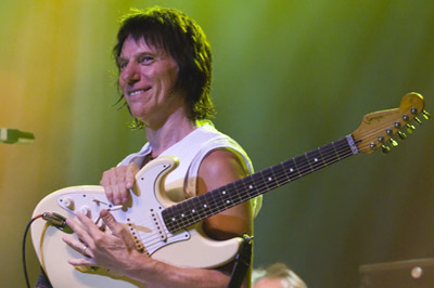 jeff_beck_enmoretheatre-a