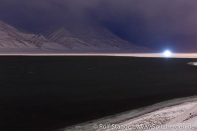 Polar night Adventfjord