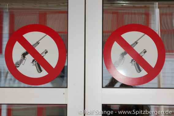 Law that requires carrying a gun in Svalbard: does not exist