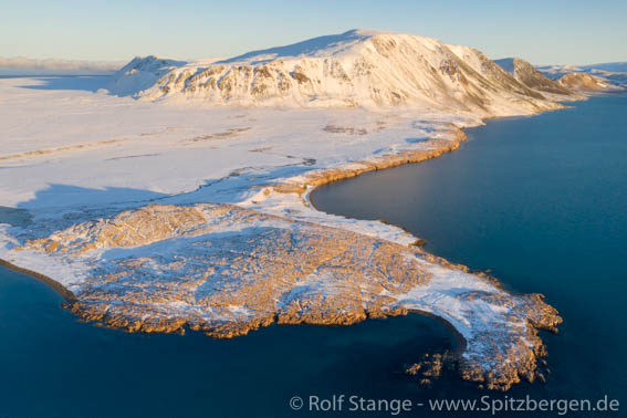 Crozierpynten, Sorgfjord