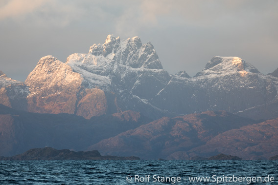 Lofotveggen: view of Lofoten