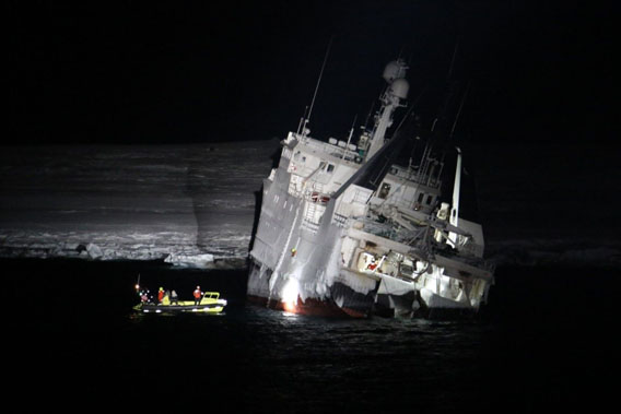 Fishing trawler Northguider grounded in Hinlopenstretet