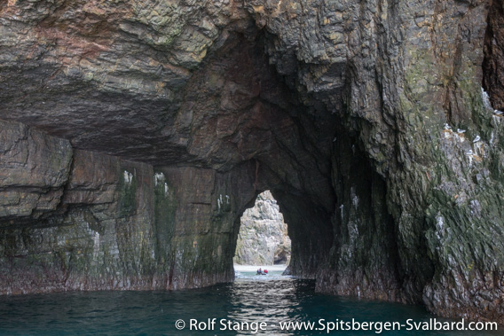 Coastal cave Perleporten, Kapp Kolthoff