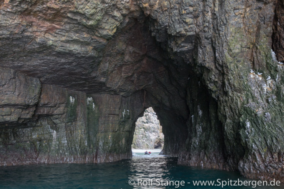 Küstenhöhle Perleporten, Kapp Kolthoff