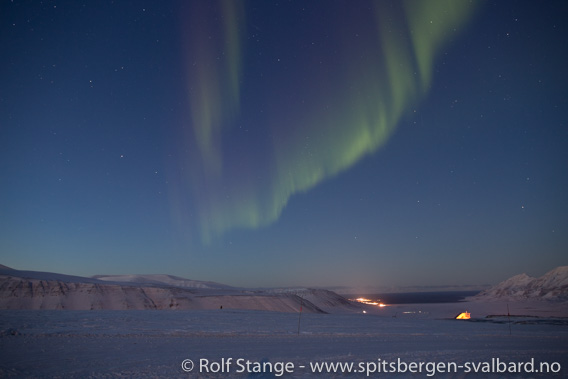 Polarnatt og nordlys i Adventdalen