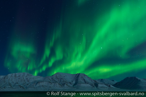 Polarnatt og nordlys ved Longyearbyen