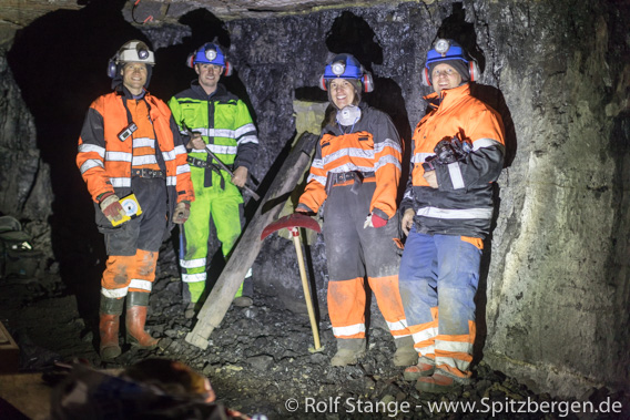 Malte Jochmann, Christopher Marshall, Maria Jensen und Rolf Stange im Lunckefjellet