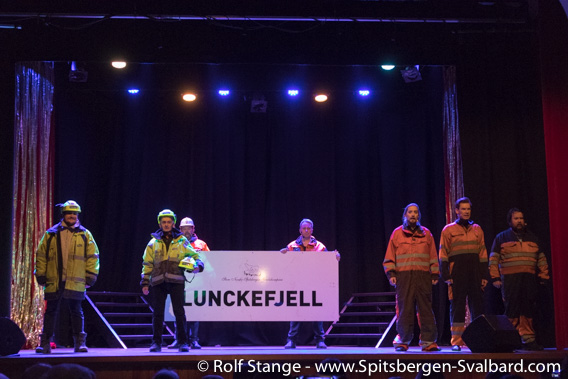 Lunckefjellet-sign, Spitsbergen Revue 2019, Longyearbyen