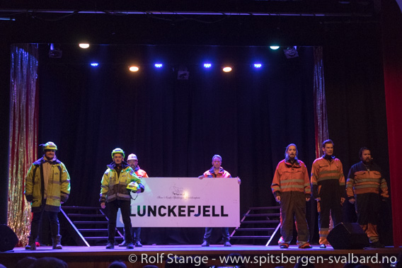 Lunckefjellet-skilt, Spitsbergenrevye 2019, Longyearbyen