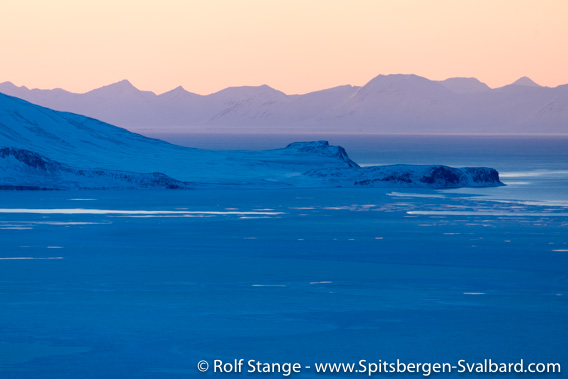 View from Fjordnibba to Sassenfjord and Diabasodden