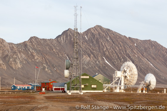 Frühere Radiostation Isfjord Radio bei Kapp Linné