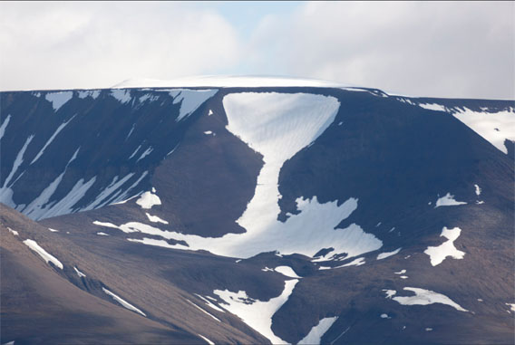 Champagne glass on Operafjellet near Longyearbyen