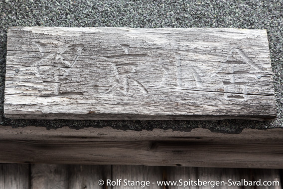 Chinese letters, hut in Mollbukta