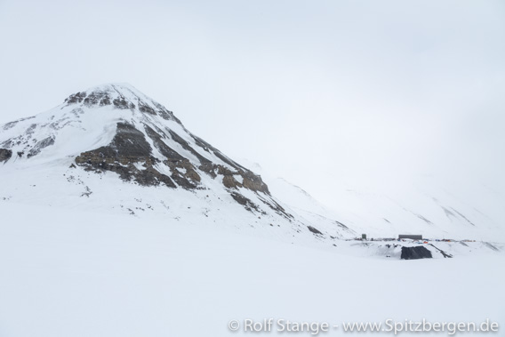 Entrance Svea Nord, Höganäsbreen