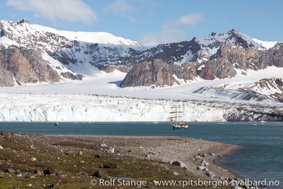 Fjortende Julibukta