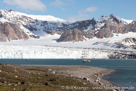 Gletscherfront, Fjortende Julibukta