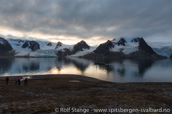 Kontraster landskap Raudfjorden