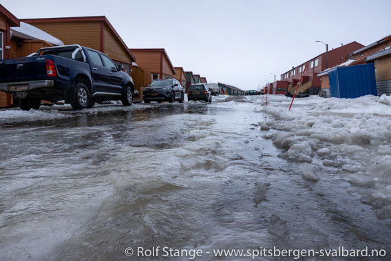 Longyearbyen: regn og snøsmelting