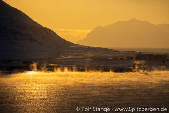 Seenebel & Sonnenuntergang, Adventfjord