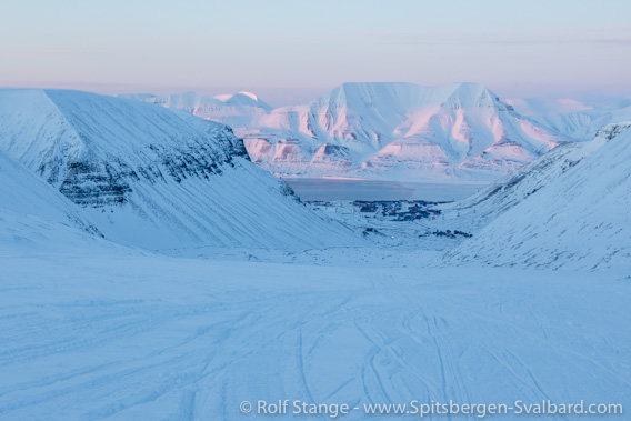 Snow mobile accident, Longyearbreen