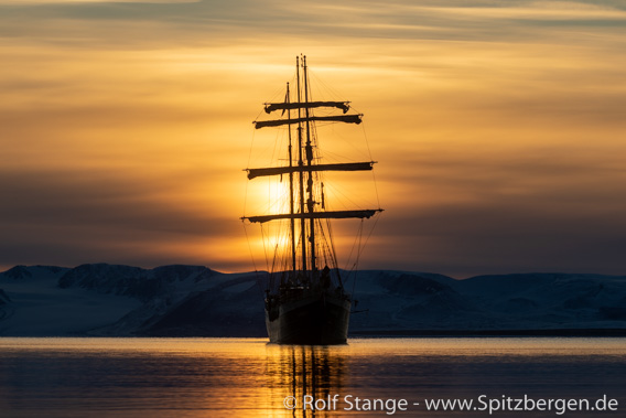 Einmalige Sonnenuntergänge: Spitzbergen im September