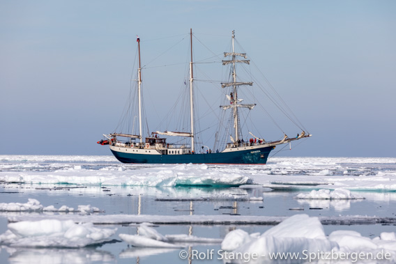 SV Antigua 2022, Treibeis Spitzbergen