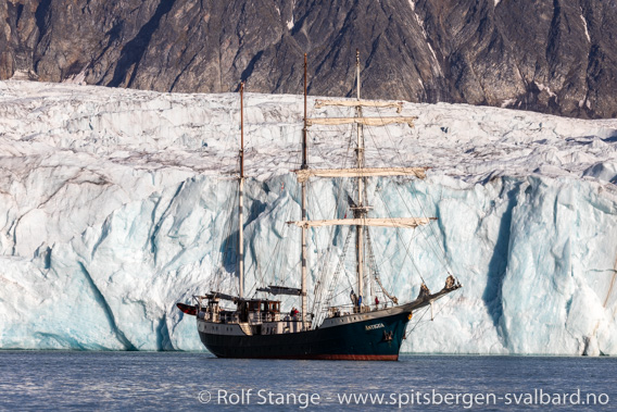 Antigua, Magdalenefjorden