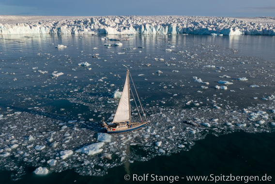 SY Arctica II, 2022, Albertinibukta