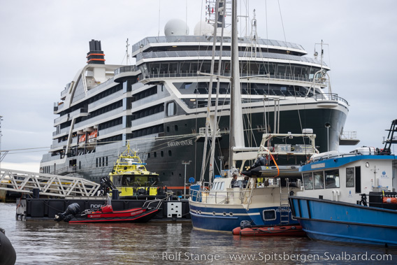 Ships, Longyearbyentdalen