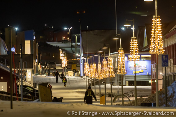 Longyearbyen, Spitsbergen: population