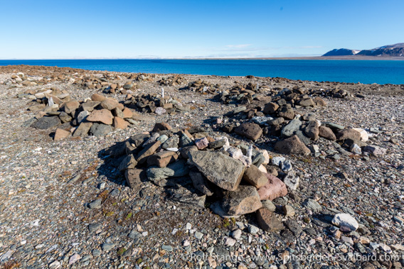 Sorgfjord, Whalers' graveyard