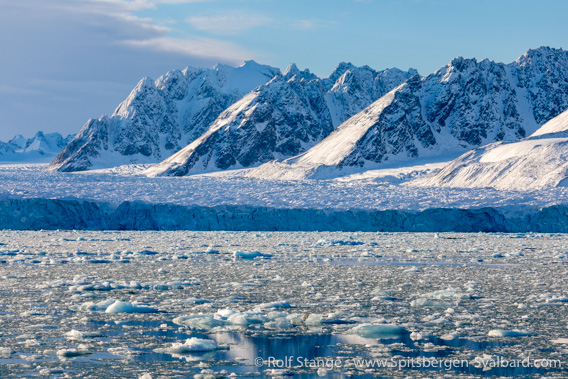 Mountains west of Monacobreen