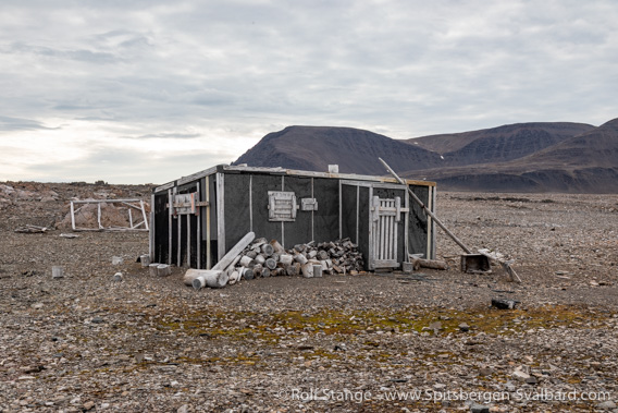 Trapper hut at Gråhuken