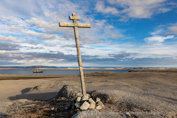 Pomor cross, Nordre Russøya