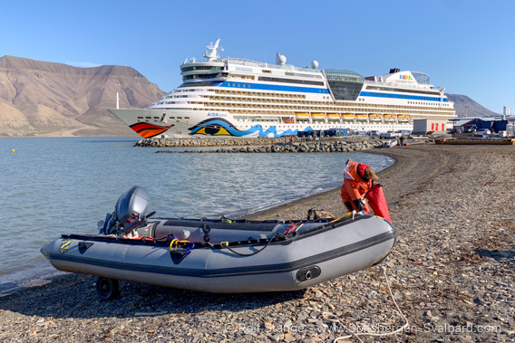Temperature rekord Spitsbergen: sunny day in Longyearbyen