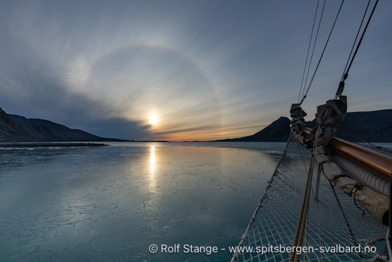 Kongsfjorden, halo