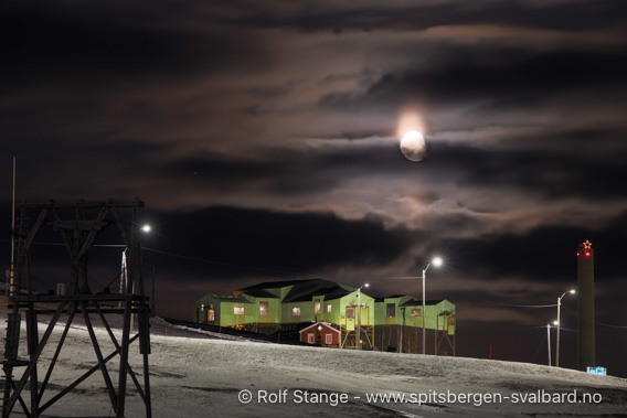 Longyearbyen, måne
